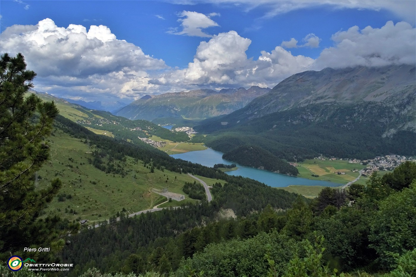 68 Vediamo illuminati dal sole pomeridiano i laghi di Silvaplana e Sanit Moritz.JPG -                                